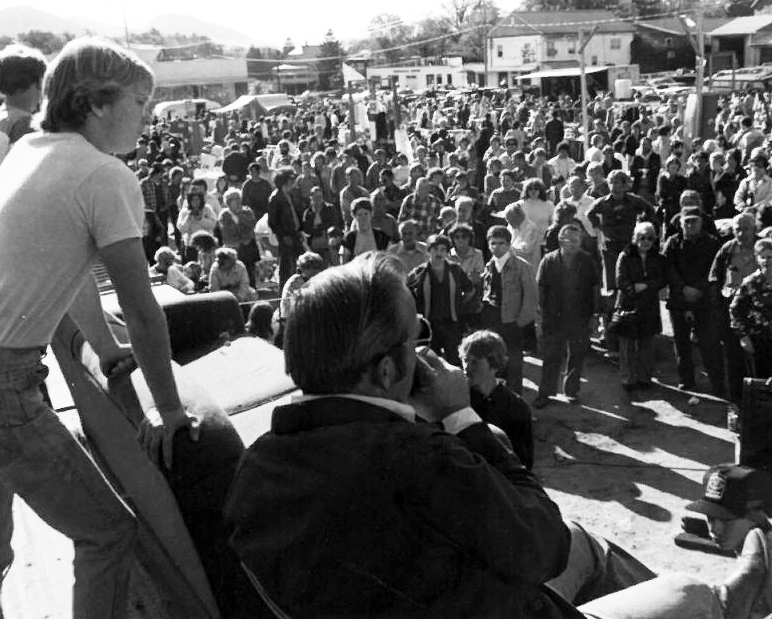 Crowd gathered for an auction during an early year of the World&rsquo;s Largest Garage Sale in Warrensburg, NY.